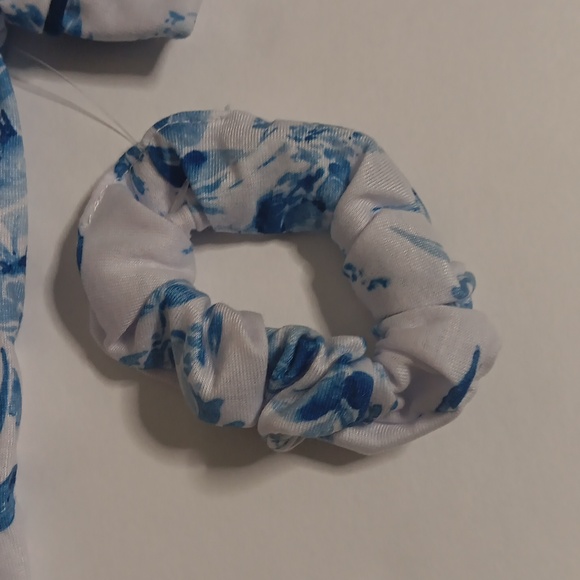 (2) Piece Short Coat Pajama Set w/Scrunchie - Picture 7 of 11